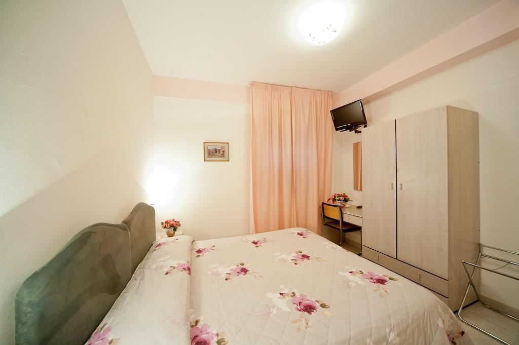 Hotel Il Quadrifoglio Cascia Pokój zdjęcie